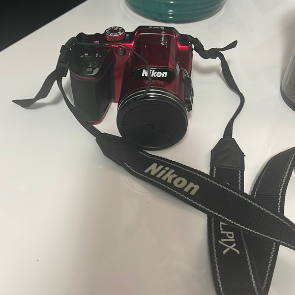 Nikon cool pix B500 camera